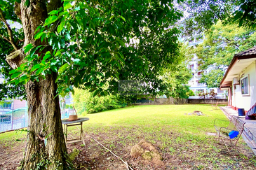 A CORNER Single-Storey Bungalow on Jalan Bunga Kaca Piring in Tanjung Bungah