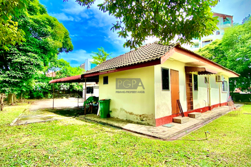A CORNER Single-Storey Bungalow on Jalan Bunga Kaca Piring in Tanjung Bungah