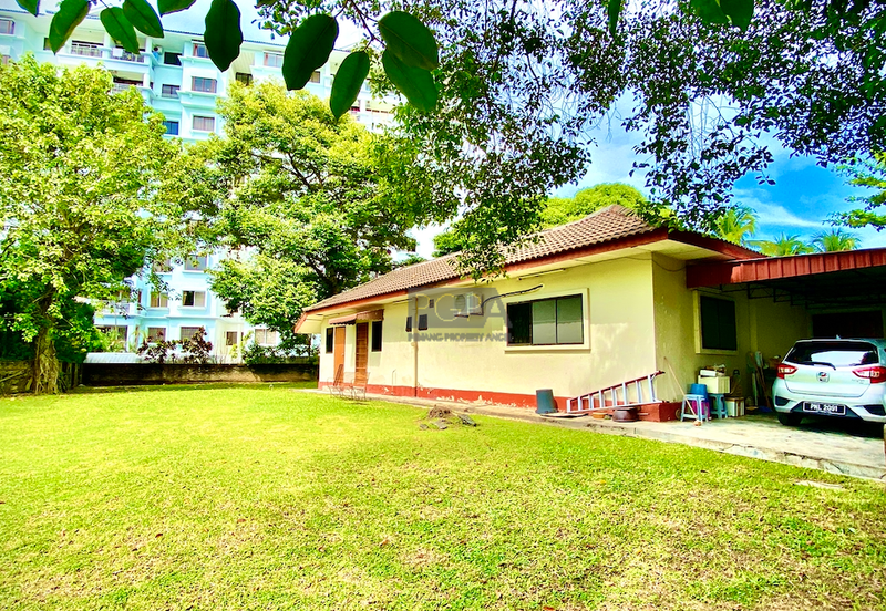 A CORNER Single-Storey Bungalow on Jalan Bunga Kaca Piring in Tanjung Bungah