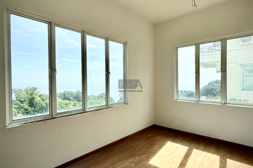 Seaview Bungalow in the Hilltop Villas, Batu Ferringhi.