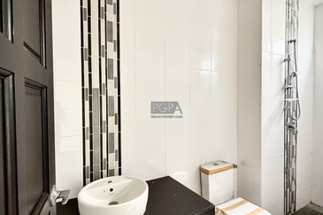 Seaview Bungalow in the Hilltop Villas, Batu Ferringhi.