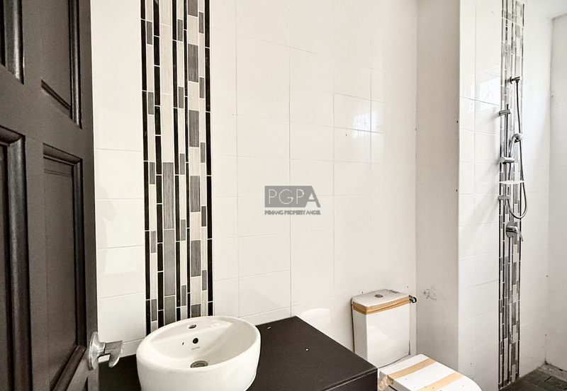 Seaview Bungalow in the Hilltop Villas, Batu Ferringhi.