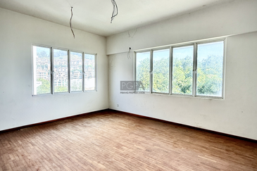 Seaview Bungalow in the Hilltop Villas, Batu Ferringhi.