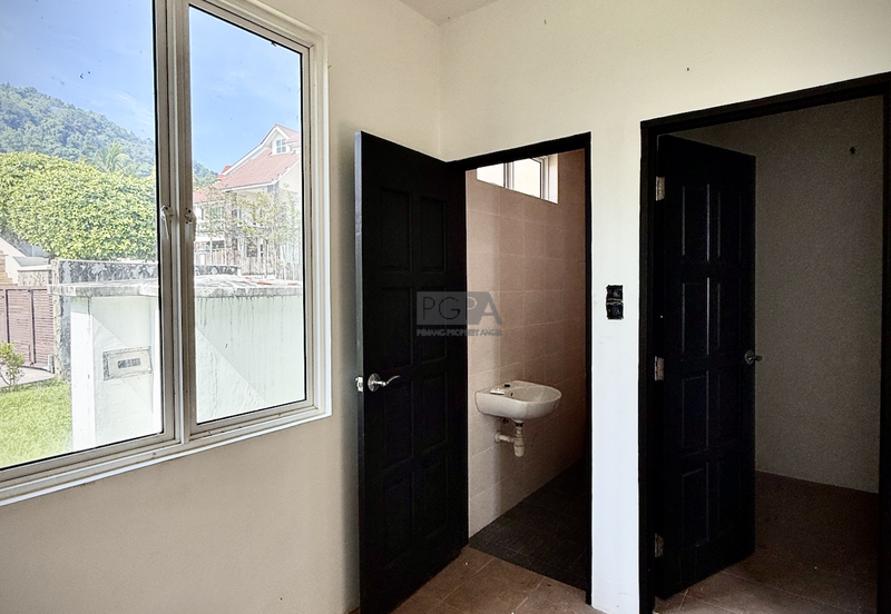 Seaview Bungalow in the Hilltop Villas, Batu Ferringhi.