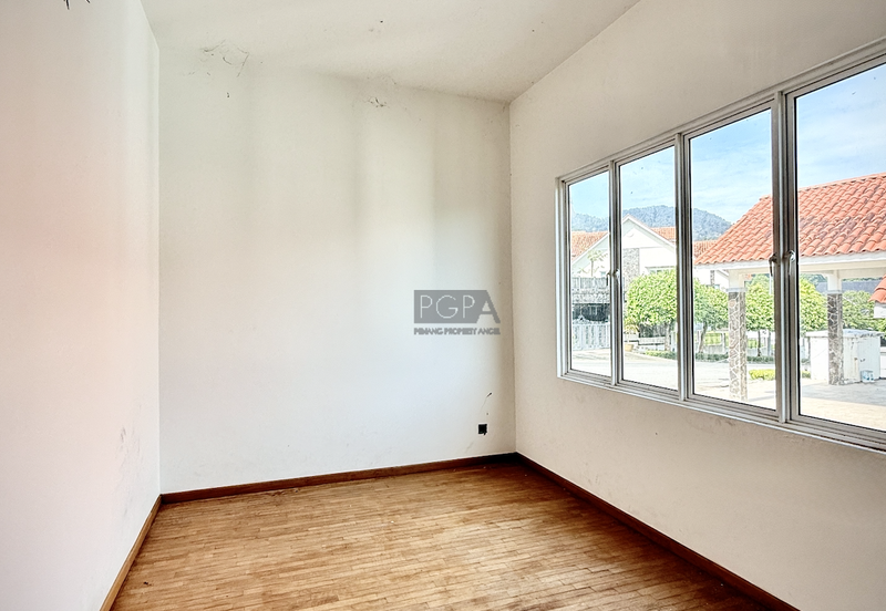 Seaview Bungalow in the Hilltop Villas, Batu Ferringhi.