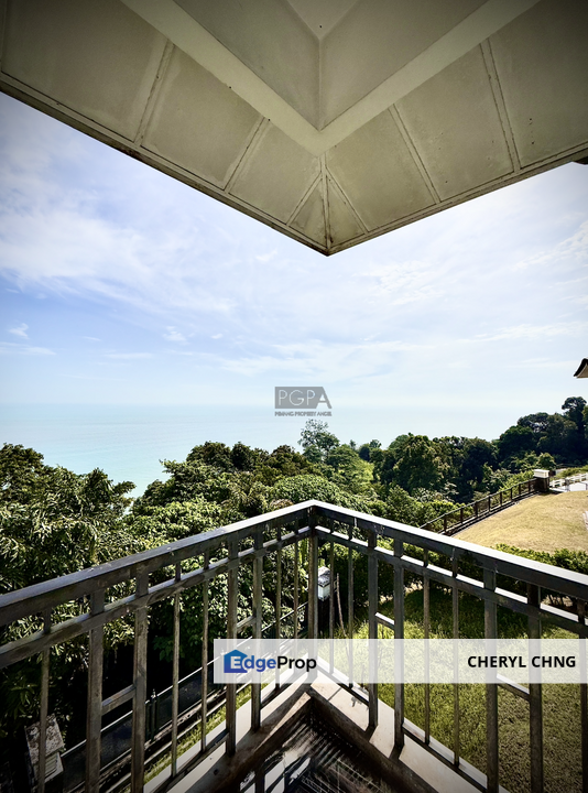 Seaview Bungalow in the Hilltop Villas, Batu Ferringhi., Penang, Batu Ferringhi