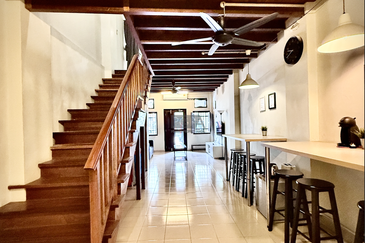 Charming Refurbished Heritage Shophouse on Ceylon Lane, George Town