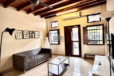 Charming Refurbished Heritage Shophouse on Ceylon Lane, George Town