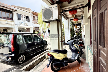 Charming Refurbished Heritage Shophouse on Ceylon Lane, George Town