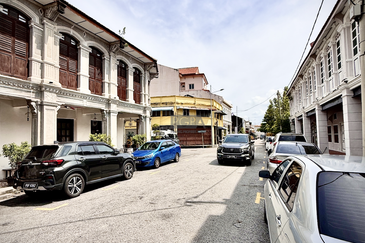 Charming Refurbished Heritage Shophouse on Ceylon Lane, George Town