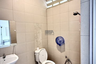 Charming Refurbished Heritage Shophouse on Ceylon Lane, George Town