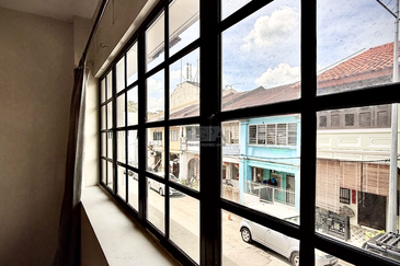 Charming Refurbished Heritage Shophouse on Ceylon Lane, George Town