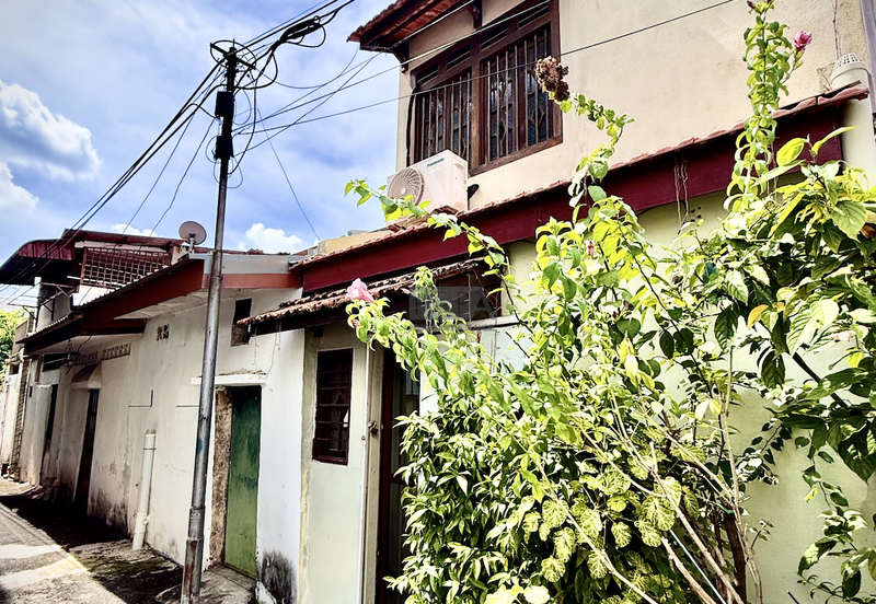 Charming Refurbished Heritage Shophouse on Ceylon Lane, George Town