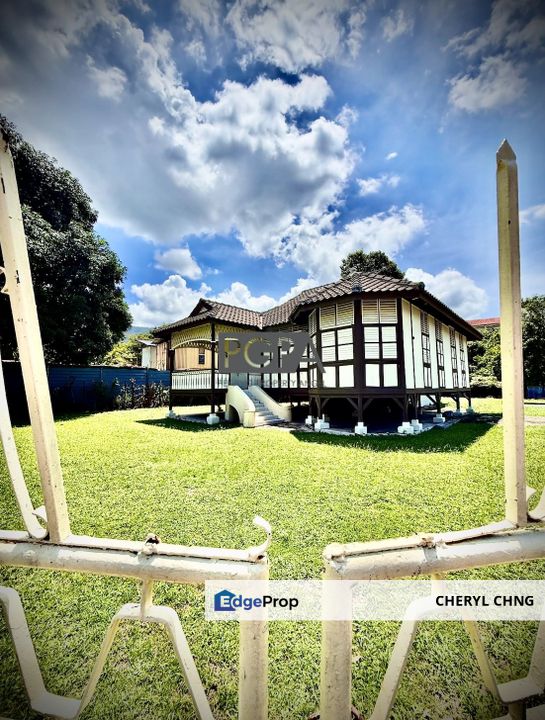 Charming Corner Village House on Expansive Freehold Land | Air Itam, Penang, Ayer Itam