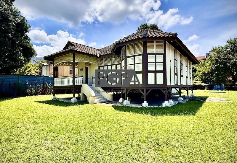 Charming Corner Village House on Expansive Freehold Land | Air Itam
