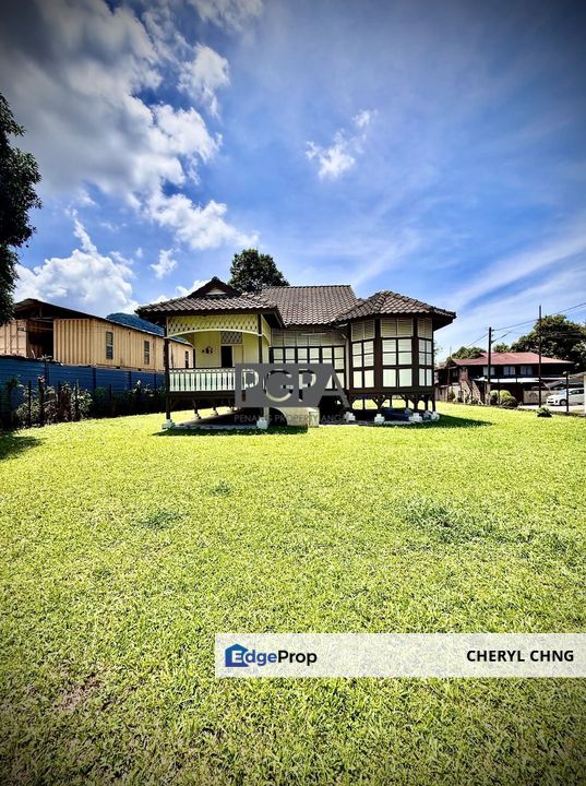 Charming Corner Village House on Expansive Freehold Land | Air Itam, Penang, Ayer Itam