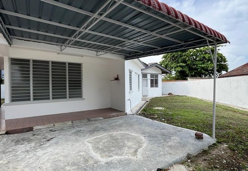 A Single-Storey Semi-D on Jalan Lembah Permai in Tanjung Bungah