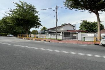 A Single-Storey Semi-D on Jalan Lembah Permai in Tanjung Bungah