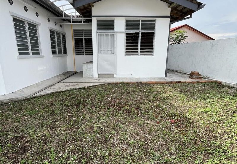 A Single-Storey Semi-D on Jalan Lembah Permai in Tanjung Bungah