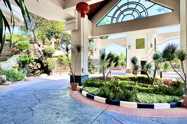 Silverton Condominium (Menara Perak)