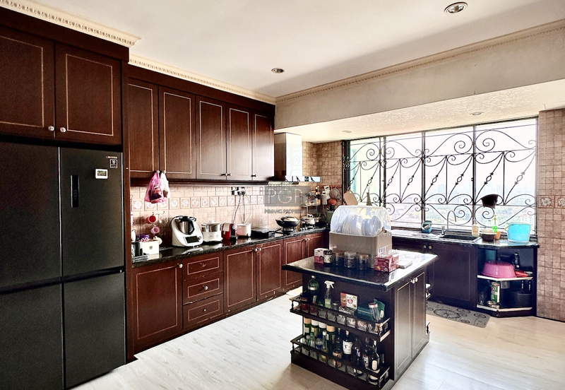 Silverton Condominium (Menara Perak)