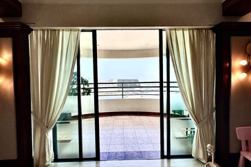 Silverton Condominium (Menara Perak)