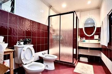 Silverton Condominium (Menara Perak)