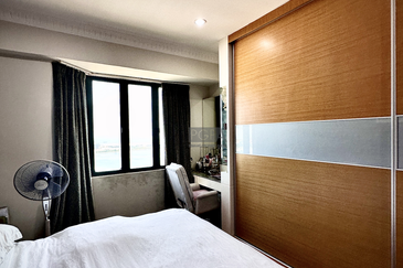 Silverton Condominium (Menara Perak)