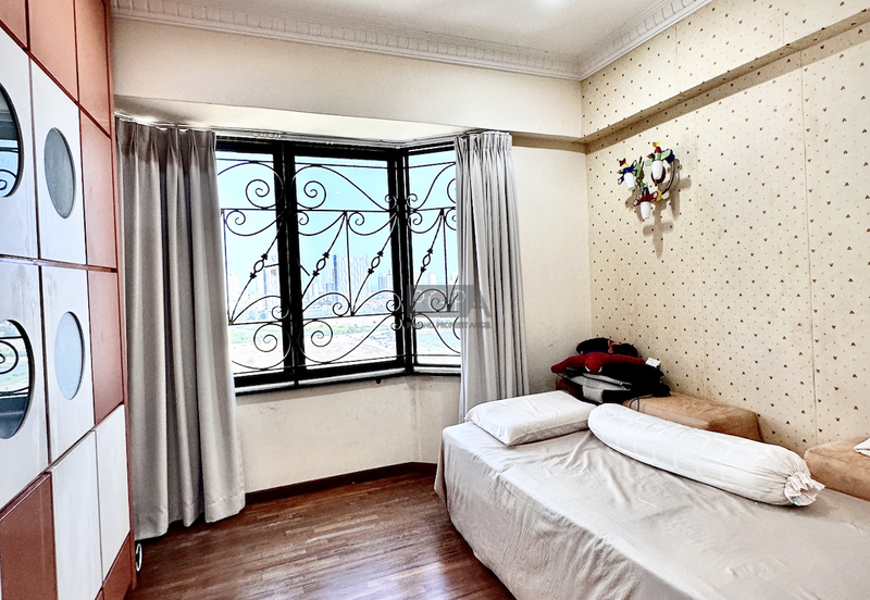 Silverton Condominium (Menara Perak)