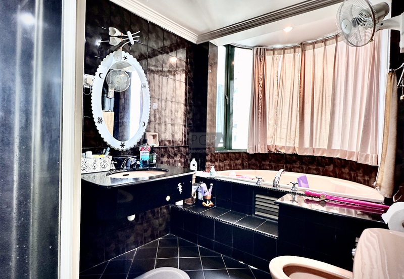 Silverton Condominium (Menara Perak)