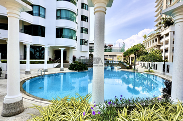 Silverton Condominium (Menara Perak)