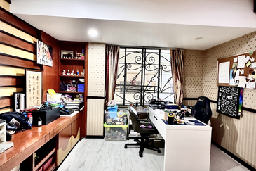 Silverton Condominium (Menara Perak)