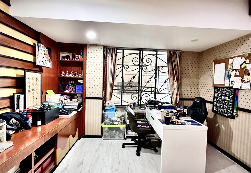 Silverton Condominium (Menara Perak)