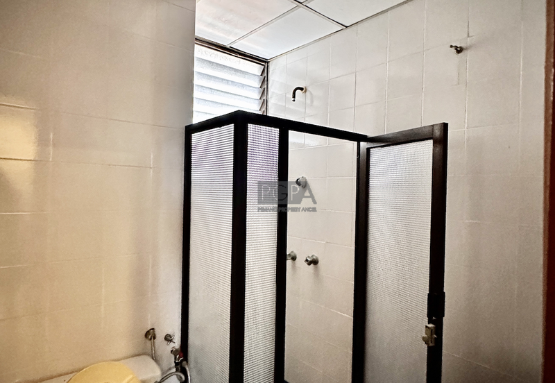 Marina Tower, Ratu Mutiara