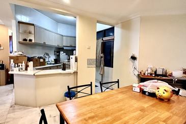 Marina Tower, Ratu Mutiara