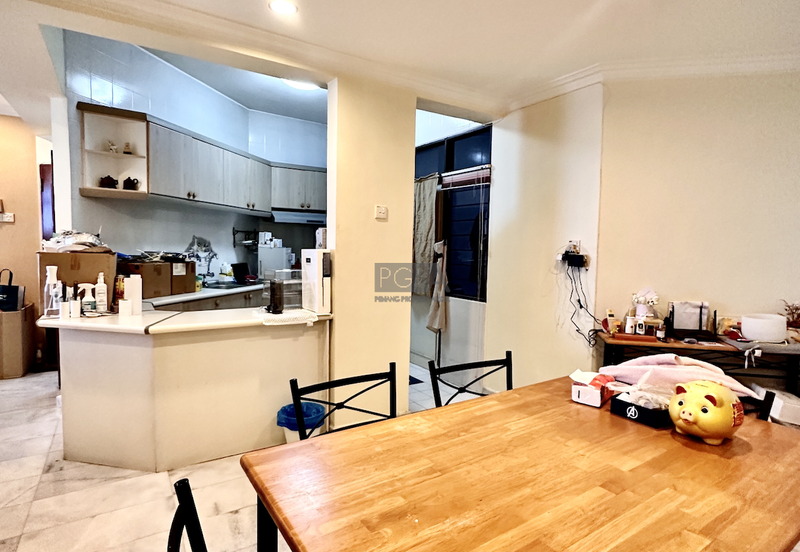 Marina Tower, Ratu Mutiara