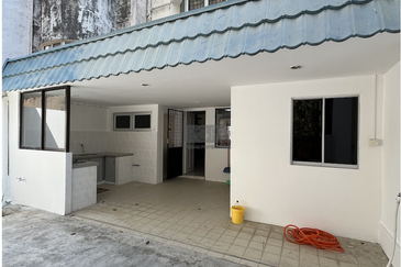 Three-Storey Terraced House on Cangkat Ria in Mount Pleasure