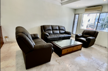 Three-Storey Terraced House on Cangkat Ria in Mount Pleasure