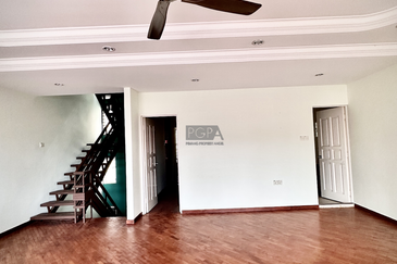 Three-Storey Terraced House on Cangkat Ria in Mount Pleasure