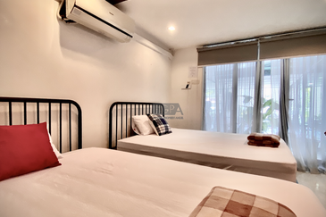 A Unique Boutique Townhouse / Commercial Shophouse in Batu Ferringhi.