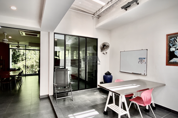 A Unique Boutique Townhouse / Commercial Shophouse in Batu Ferringhi.