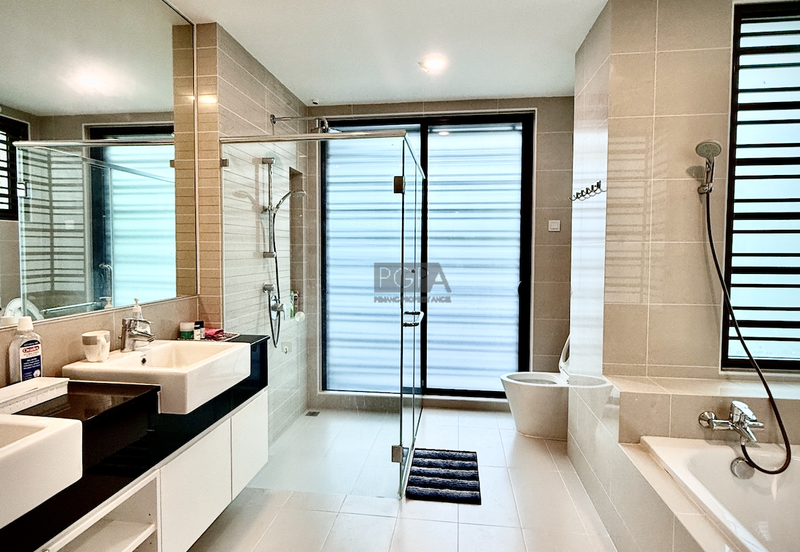 Bayu Ferringhi Semi-Detached Home in Batu Ferringhi