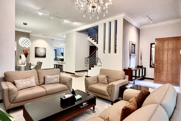 Bayu Ferringhi Semi-Detached Home in Batu Ferringhi