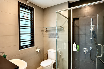 Bayu Ferringhi Semi-Detached Home in Batu Ferringhi