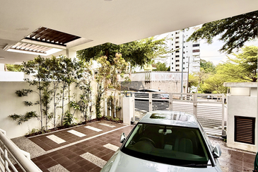 Bayu Ferringhi Semi-Detached Home in Batu Ferringhi