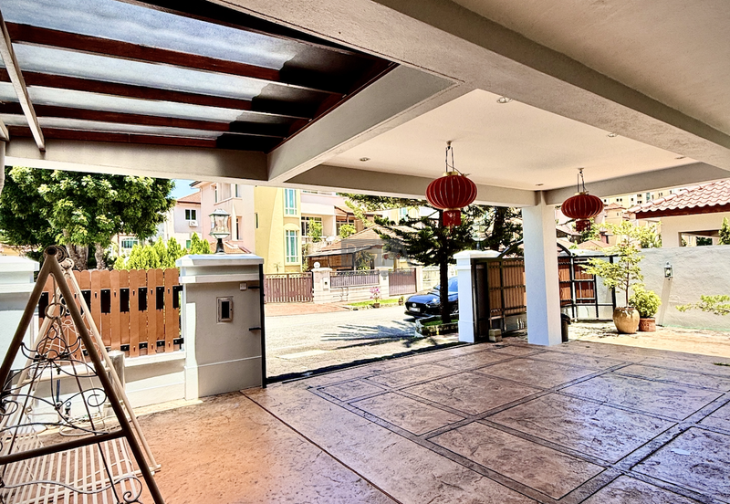 Three-Storey Semi-Detached House in Tanjung Bungah