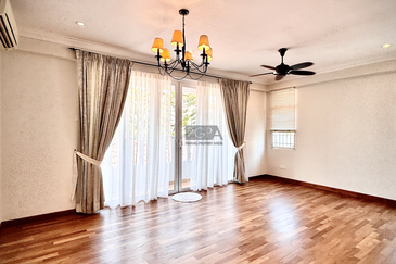 Three-Storey Semi-Detached House in Tanjung Bungah