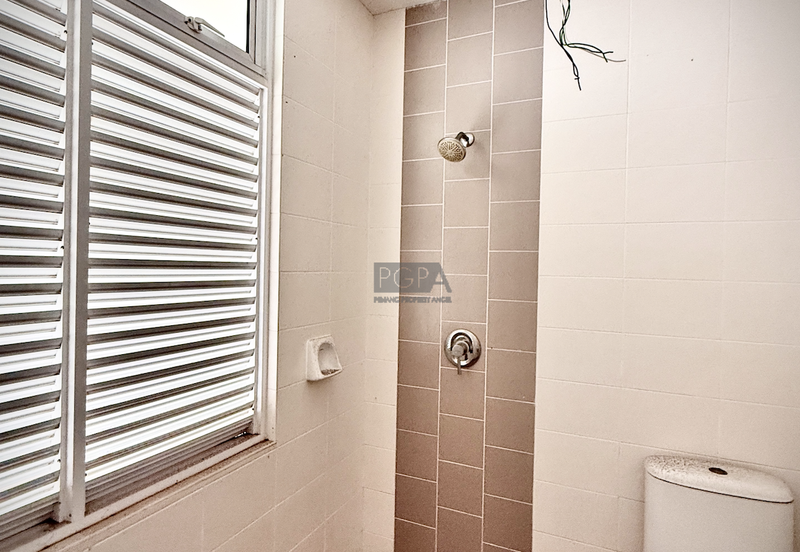 3-Storey Terraced House at Shamrock Beach Villas in Batu Ferringhi