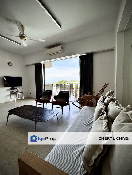 Luxurious 3-Bedroom Duplex Seaview Condo at By the Sea in Batu Ferringhi – A Personal Holiday Home of an International Award-Winning Designer, Penang, Batu Ferringhi