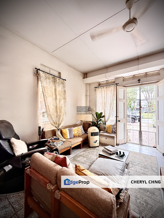 Charming Corner Terraced House with Park View in Pulau Tikus., Penang, Pulau Tikus